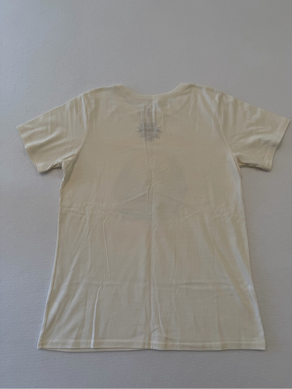 Ripple Junction Men’s Cream Tee with Red Pennywise Graphic Small New - Picture 2 of 4